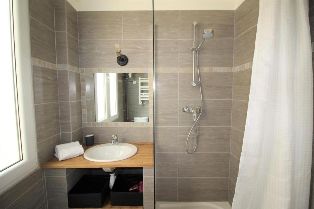 Nice Renting - Notre Dame - Cosy Loft Perfect View On The Roofs Luaran gambar